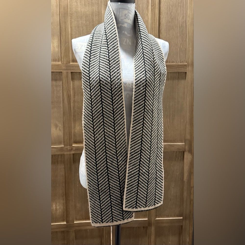 Calvin Klein Black and Cream Chevron Scarf